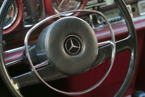 Lenkrad in Oldtimer
