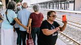 Touristen am Bahnhof Mérida