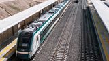 Der Maya-Zug fährt in den Bahnhof von Campeche City ein