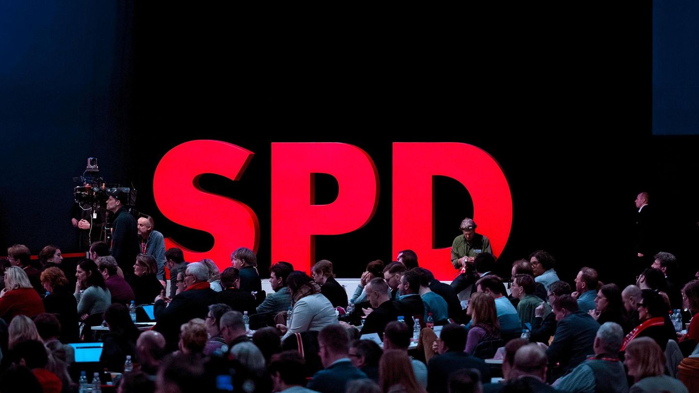 SPD-Schild auf Parteitag SPD-Schild auf Parteitag