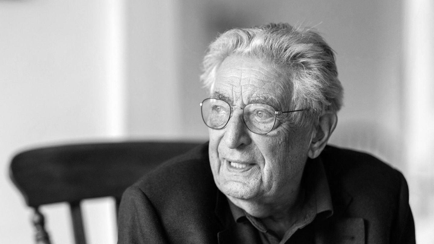 Gerhart Baum Der frühere Bundesinnenminister und sozialliberale FDP-Politiker starb am 15. Februar im Alter von 92 Jahren. Von 1978 an war er vier Jahre lang Bundesinnenminister unter Kanzler Helmut Schmidt. Von 1982 bis 1991 war er noch FDP-Vize. Nach seinem Ausscheiden aus dem Bundestag arbeitete er wieder als Rechtsanwalt und führte erfolgreich Verfassungsbeschwerden gegen staatliche Überwachung