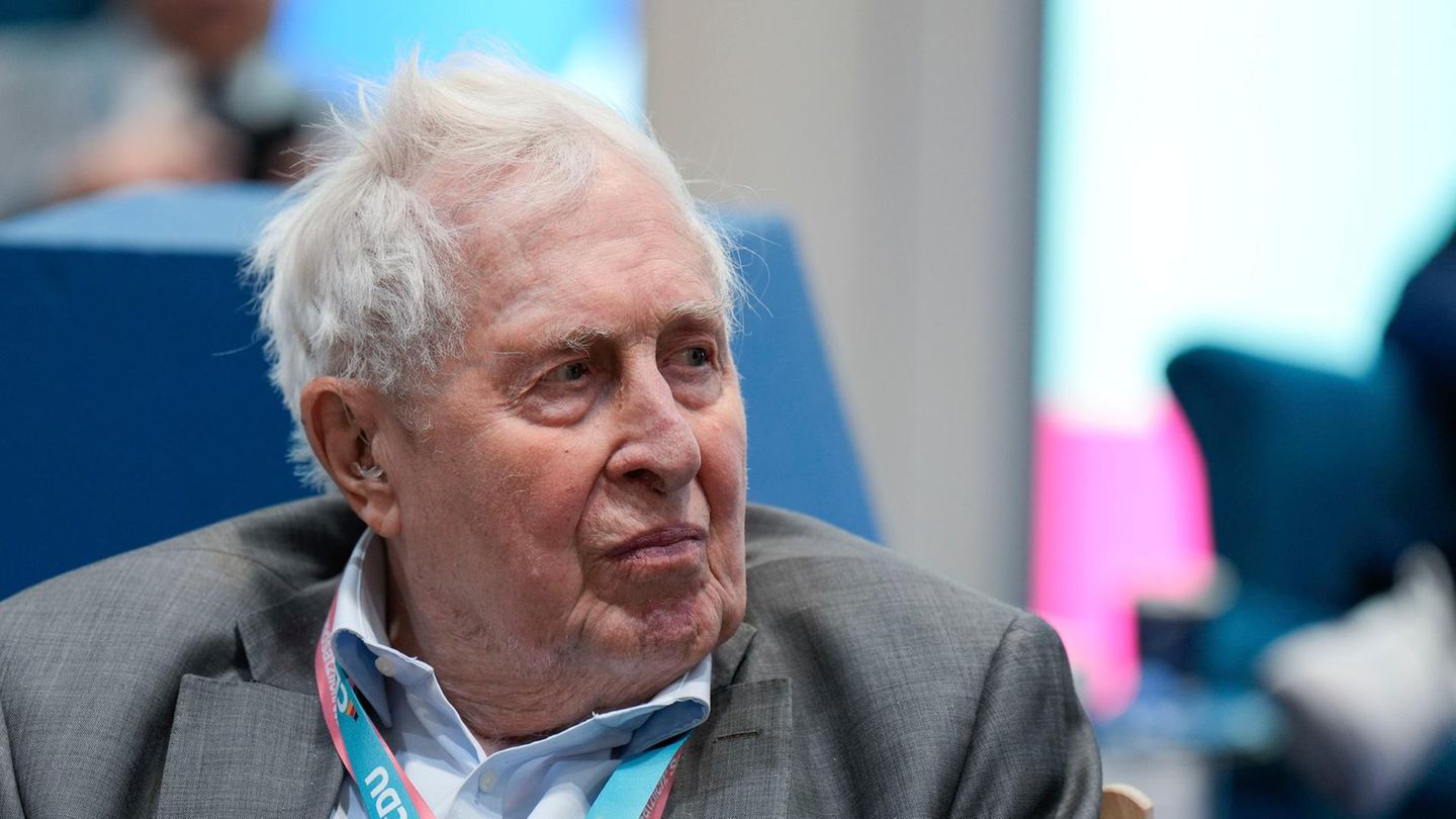 Bernhard Vogel Der CDU-Politiker starb am 2. März im Alter von 92 Jahren. Nach zwei Jahren im Bundestag wurde er 1967 Kultusminister in Rheinland-Pfalz. 1974 löste er Helmut Kohl als CDU-Landeschef ab. Zwei Jahre später folgte Vogel als Ministerpräsident auf Kohl, verabschiedete sich 1988. Nach der deutschen Wiedervereinigung kam er 1992 nach Thüringen, wurde dort Ministerpräsident, bis er 2009 den Chefposten der Adenauer-Stiftung übernahm
