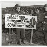 Marlene Dietrich im März 1945