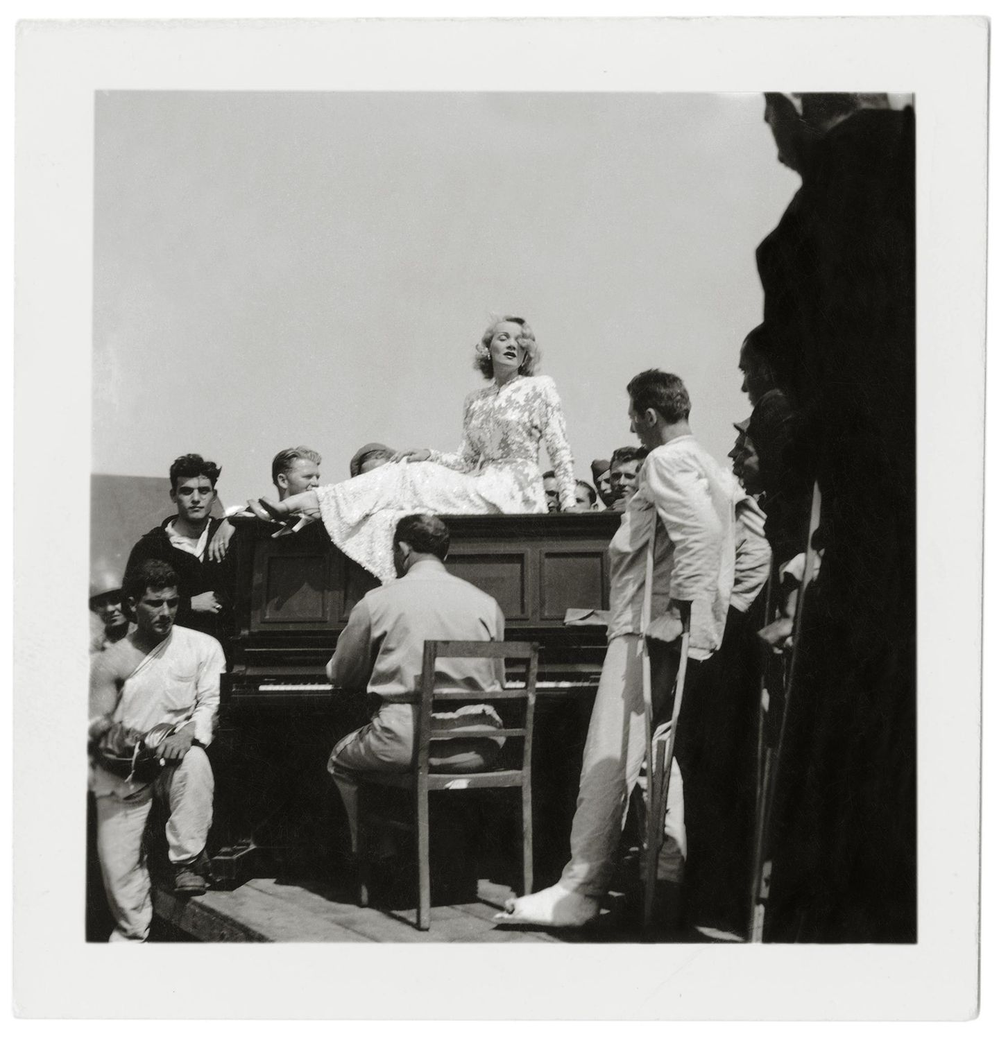 Marlene Dietrich singt in Formia
