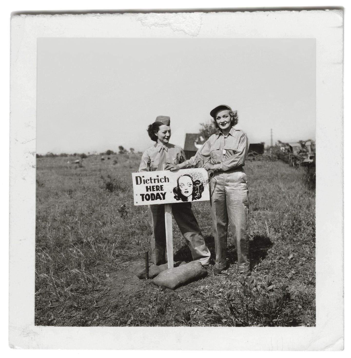 Dietrich mit Künstlerkollegin Lin Mayberry