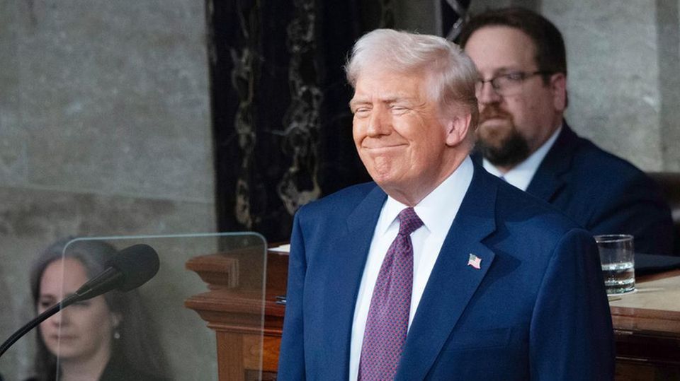 Donald Trump hält seine erste Rede im Kongress