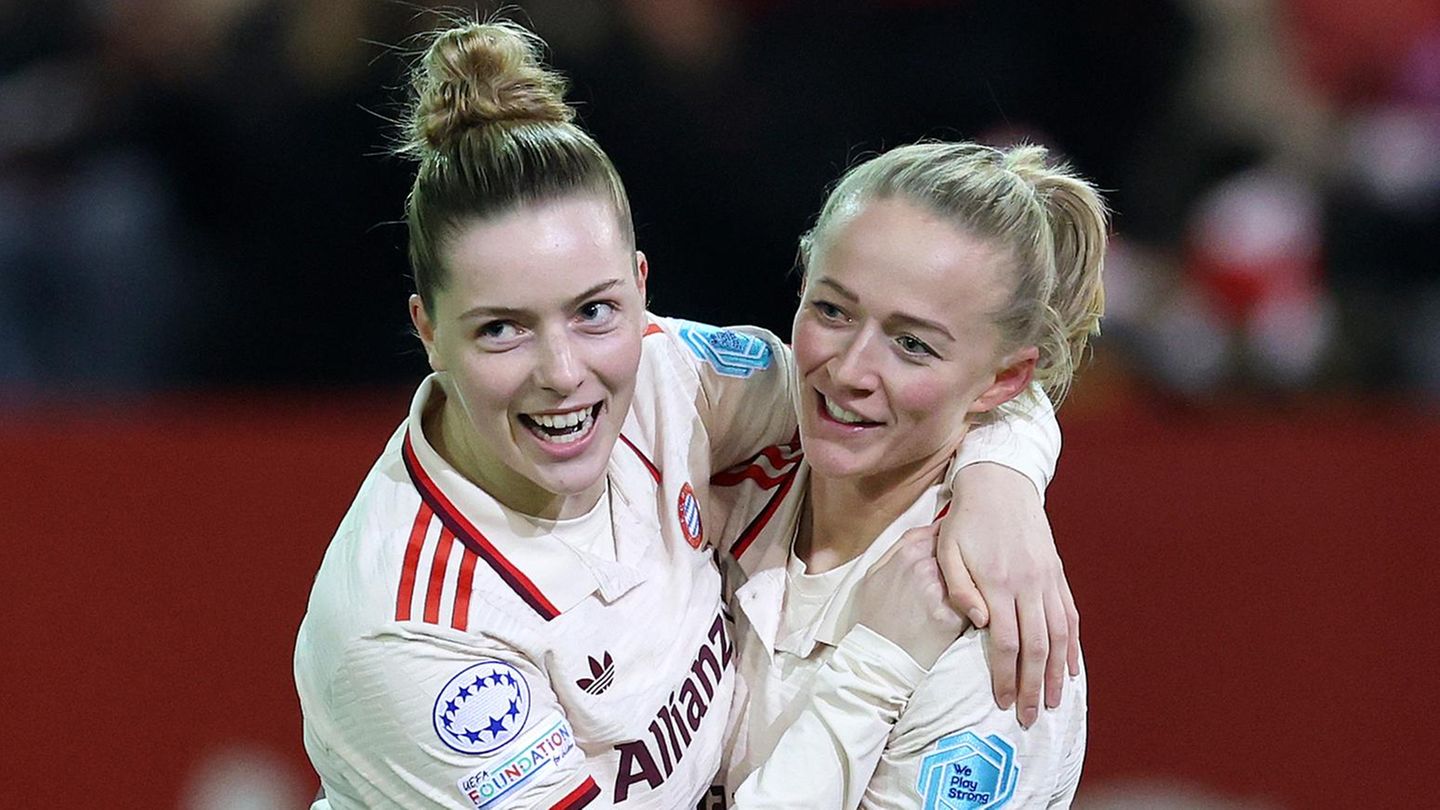 Alara Şehitler (l.) und Lea Schüller vom FC Bayern