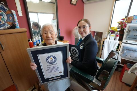 Eine 108-jährige Frau aus Japan gilt als älteste Friseurin der Welt
