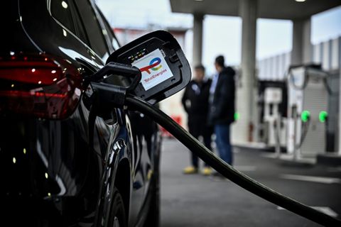 E-Auto an der Ladesäule
