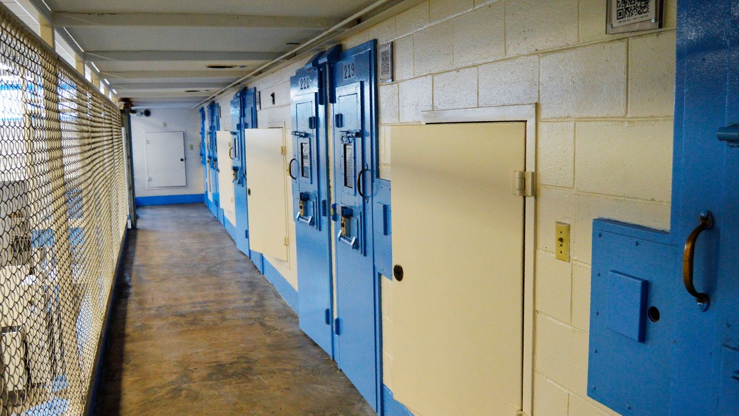 Death penalty: The convict wishes for shooting command