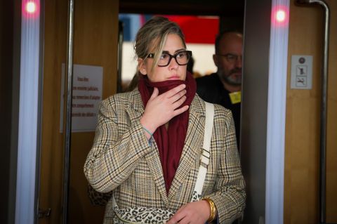 Caroline Darian beim Gerichtsprozess ihrer Mutter Gisèle Pelicot in Avignon