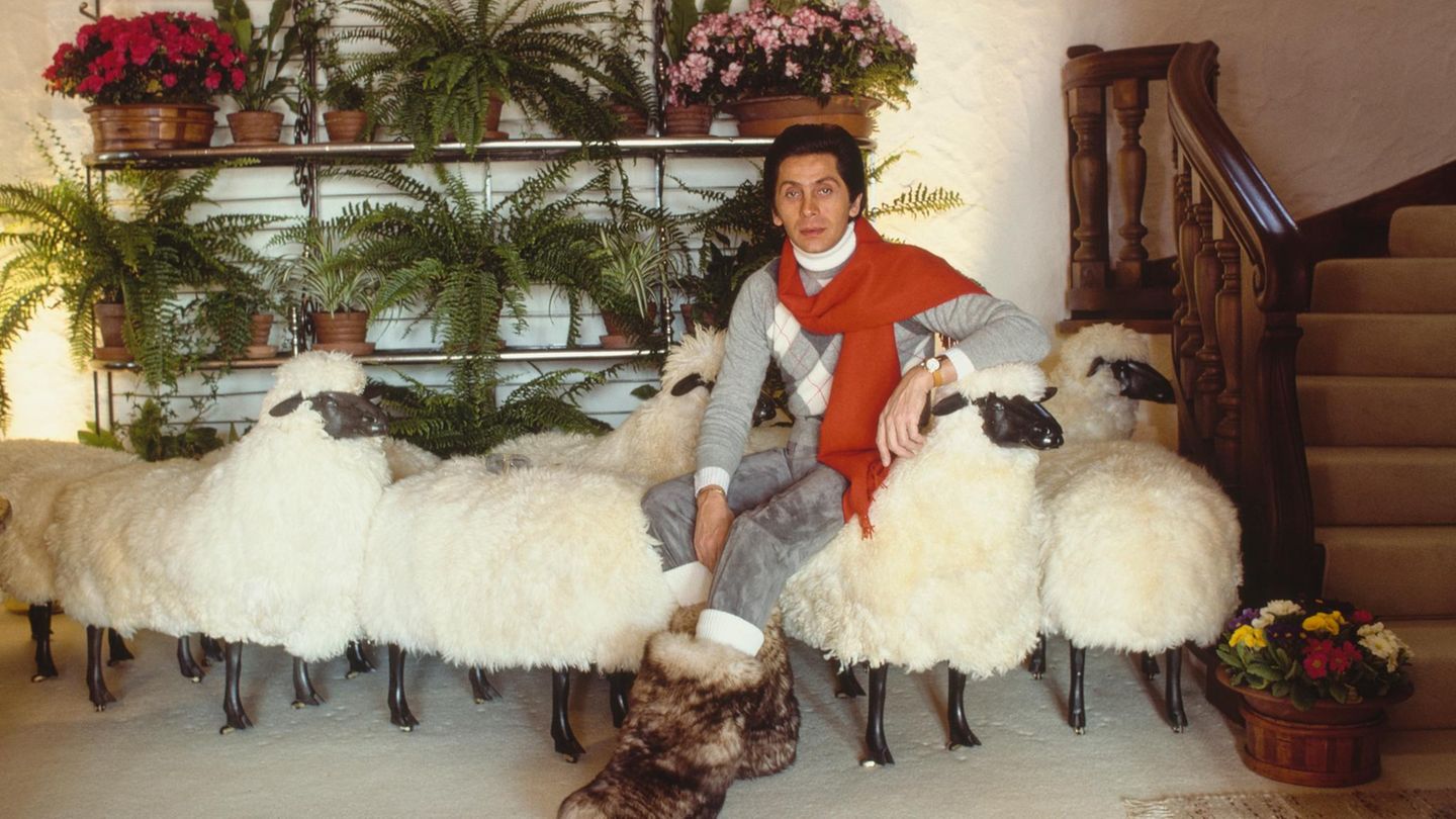 Valentino Garavani in seinem Chalet in Gstaad