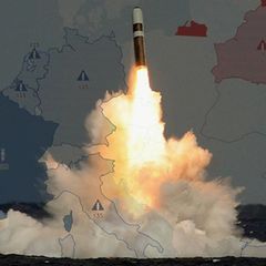Atomwaffen in Europa auf einer Karte mit Symbolbild Rakete