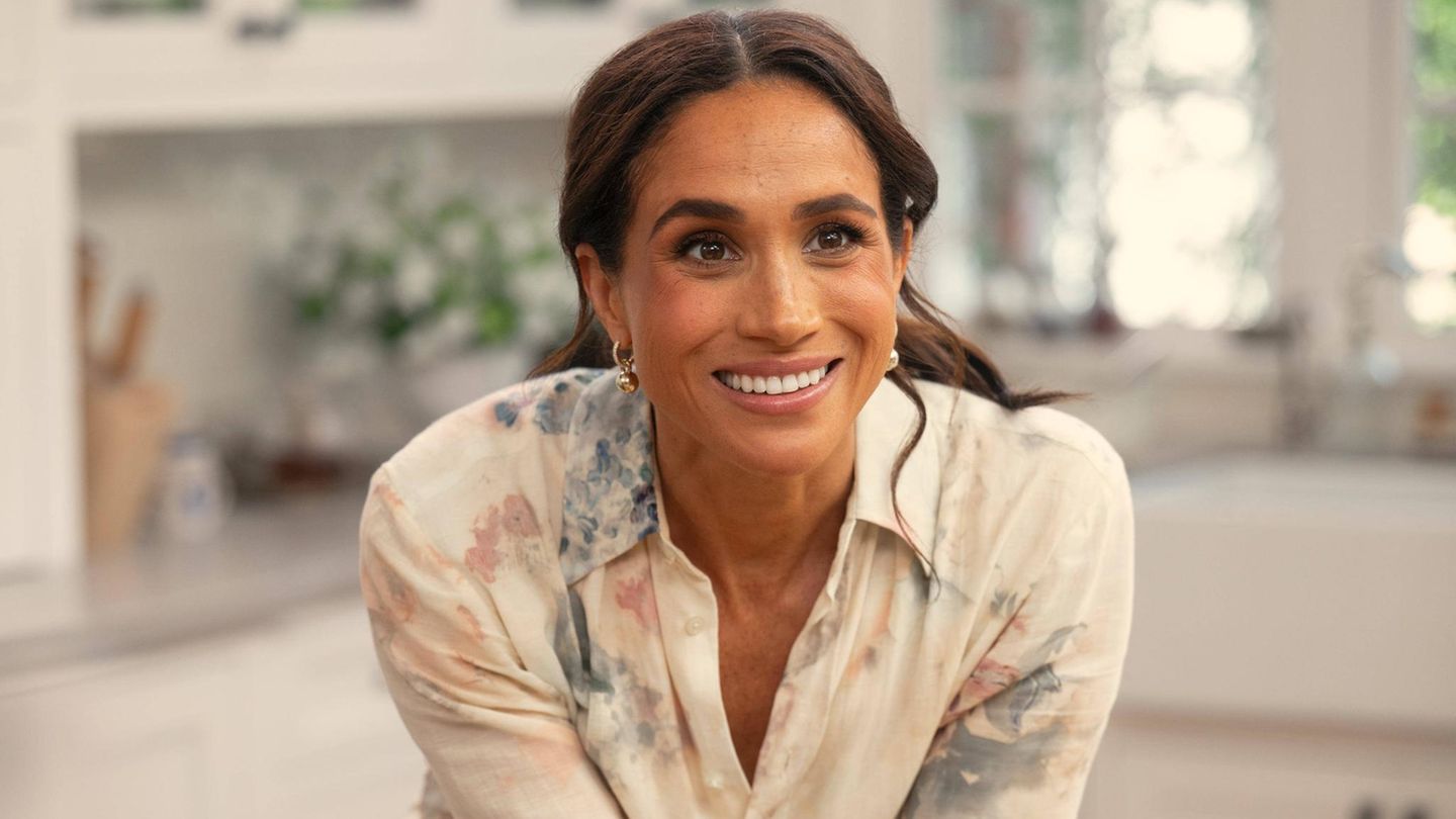 Meghan in "With Love, Meghan" Meghan in "With Love, Meghan"