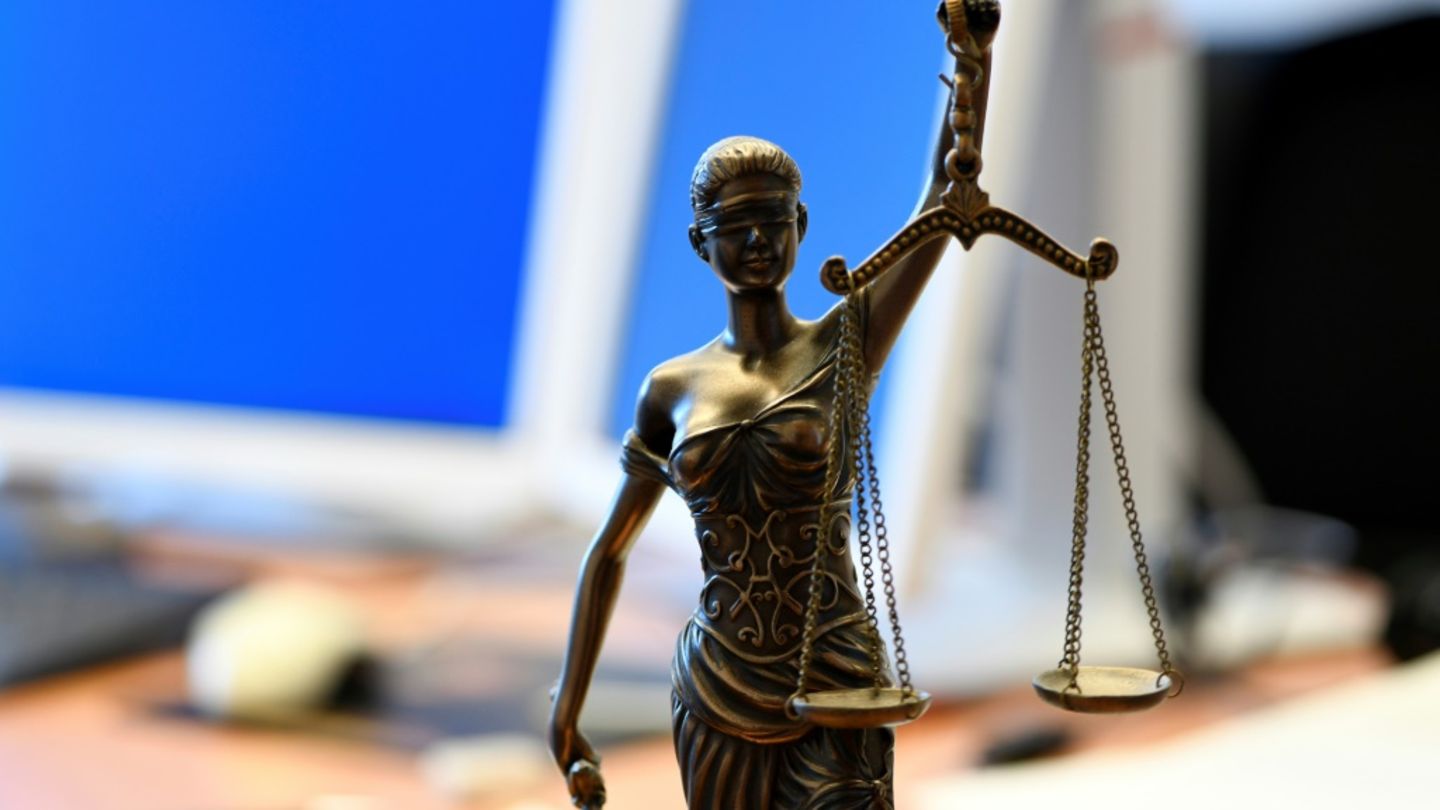 Statue der Göttin Justitia