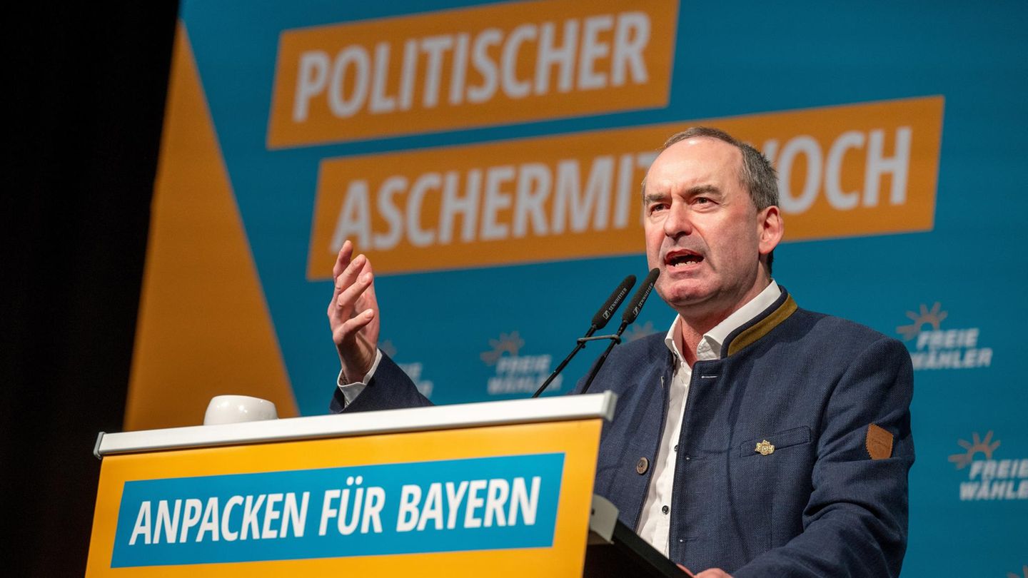 Freie-Wähler-Chef Aiwanger: Wütend: In seiner Rede am Politischen Aschermittwoch kritisiert Hubert Aiwanger das geplante Finanzpaket Wütend: In seiner Rede am Politischen Aschermittwoch kritisiert Hubert Aiwanger das geplante Finanzpaket