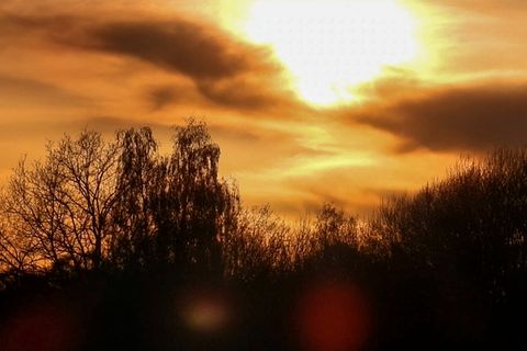 Warmes Wetter und Saharastaub: Dieser Sonnenuntergang war besonders schön