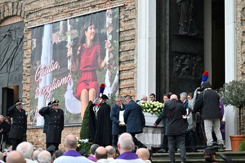 Die Beerdigung des Mordopfers Giulia Cecchettin