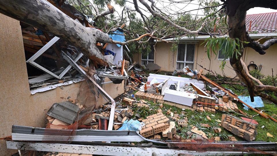 Tausende Haushalte an australischer Ostküste ohne Strom (Video) Tausende Haushalte an australischer Ostküste ohne Strom (Video)