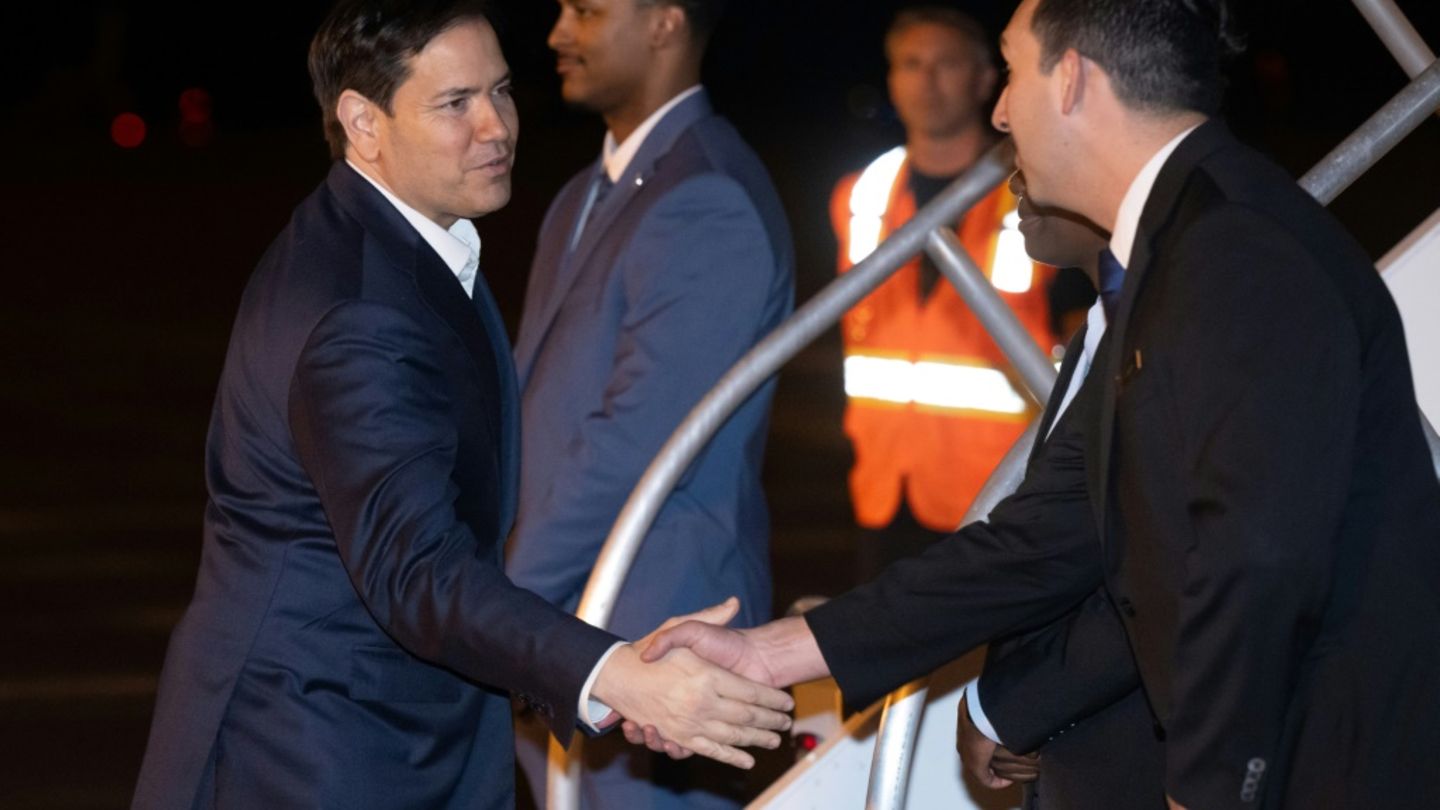 Marco Rubio bei seinem Abflug in Miami