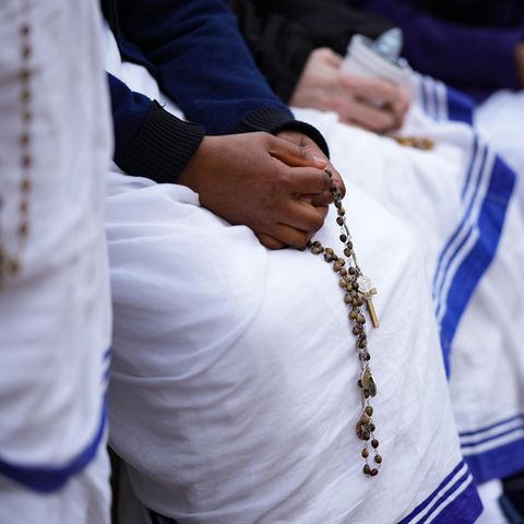 Nonnen beten für Papst Franziskus