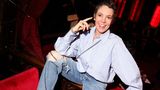 Olivia Colman im Jeanslook bei der Party von Stella McCartney