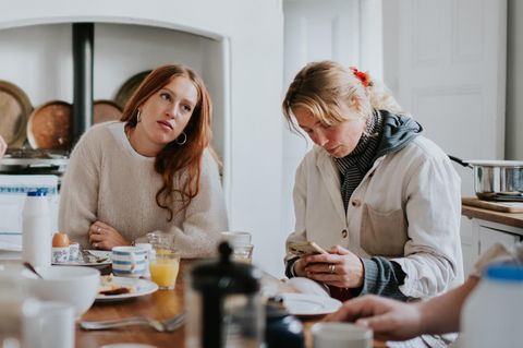 Unhöfliches Verhalten am Tisch. Tipps