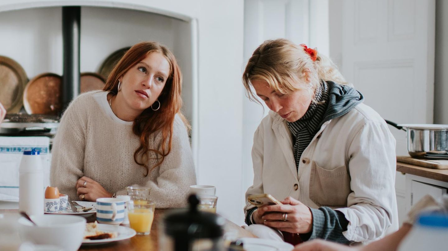 Unhöfliches Verhalten am Tisch. Tipps