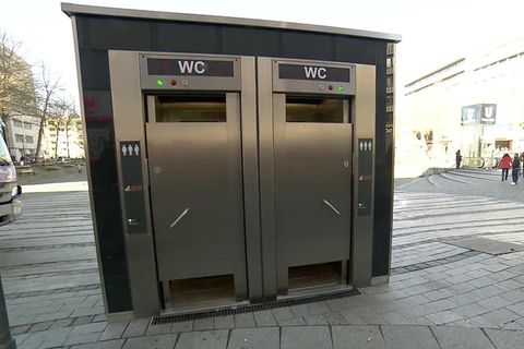 Spanner-Toiletten: Kölner empören sich über neue öffentliche Klos (Video)