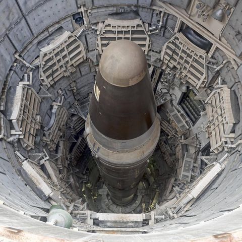 Titan-Rakete der USA,. In der Spitze steckt die Atombombe