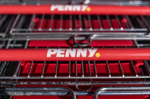 Penny Markt Rückruf Obst Symbolbild: Einkaufswagen mit Logo von Penny Markt