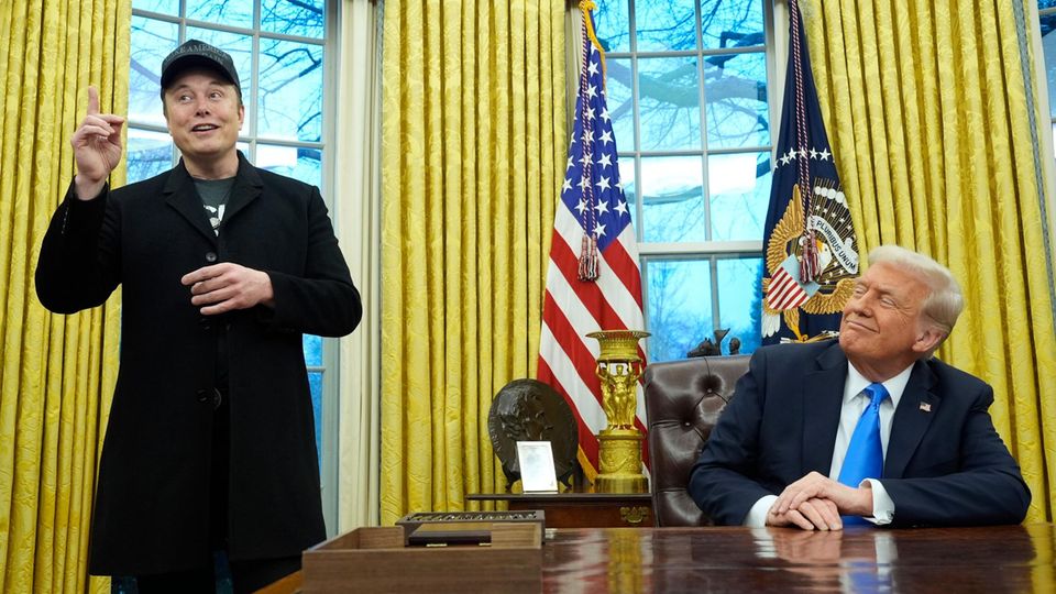 Kriewald aus Kiew: Trump und Musk als "Herrscher über Leben und Tod" Kriewald aus Kiew: Trump und Musk als "Herrscher über Leben und Tod"