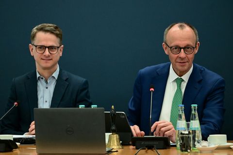 Linnemann (l.) und Merz bei CDU-Sitzung
