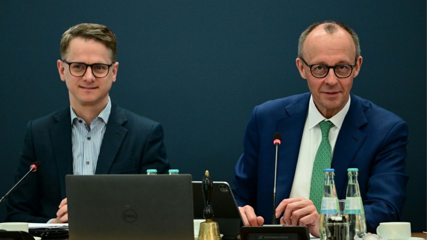 Linnemann (l.) und Merz bei CDU-Sitzung