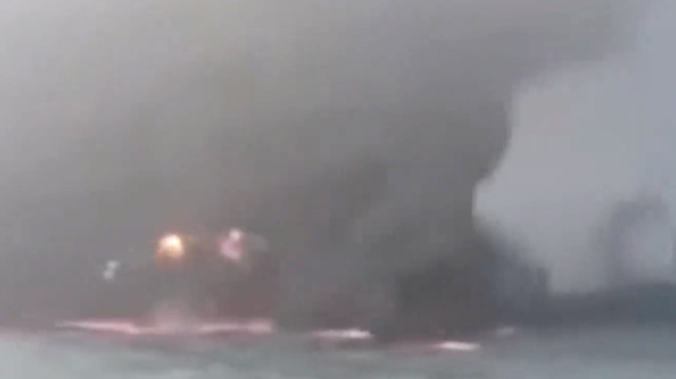 Schiffskollision auf der Nordsee: Öltanker in Flammen – Video zeigt den Brand Schiffskollision auf der Nordsee: Öltanker in Flammen – Video zeigt den Brand