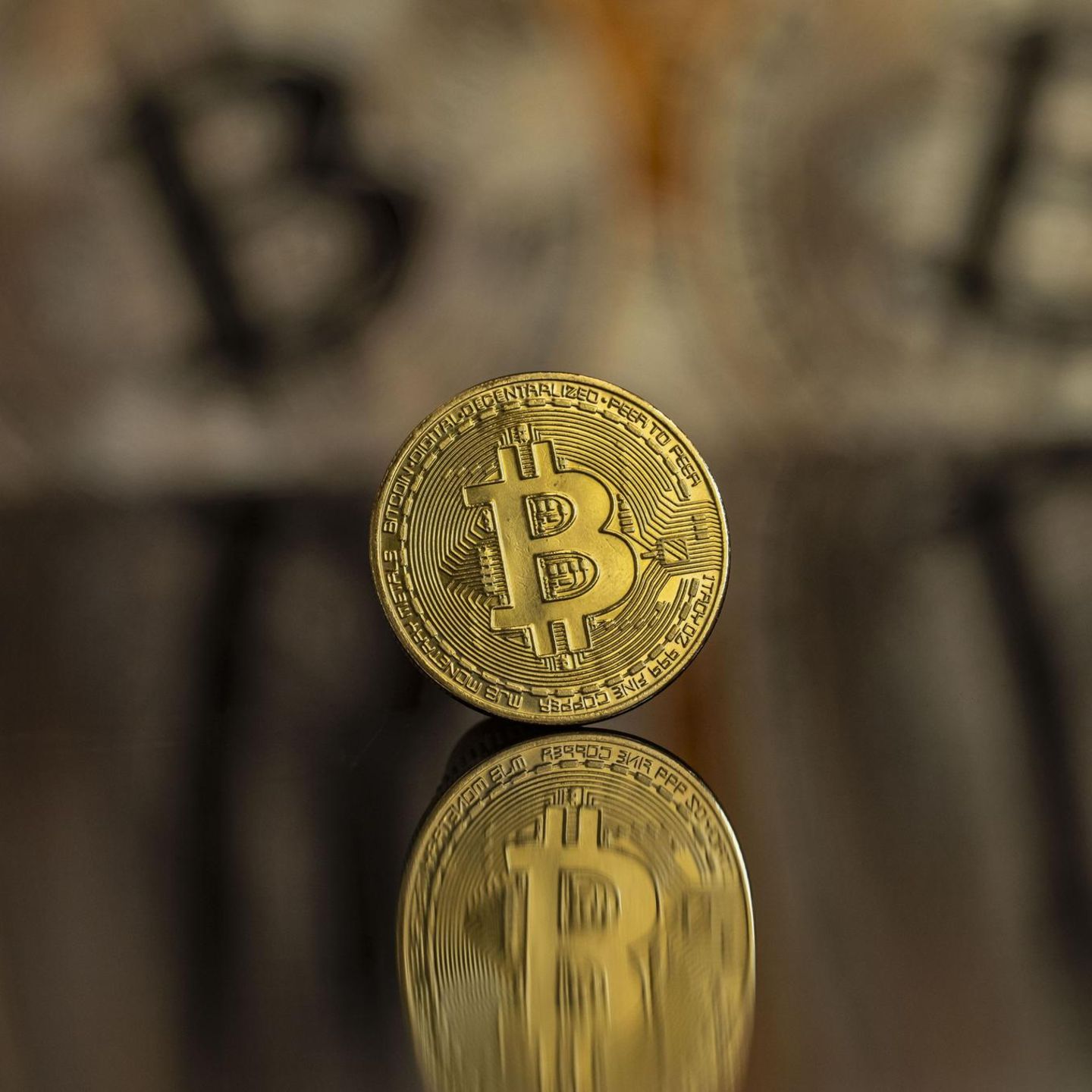 Bitcoin-Kurs kippt: Enttäuschung nach Trumps Krypto-Gipfel | STERN.de