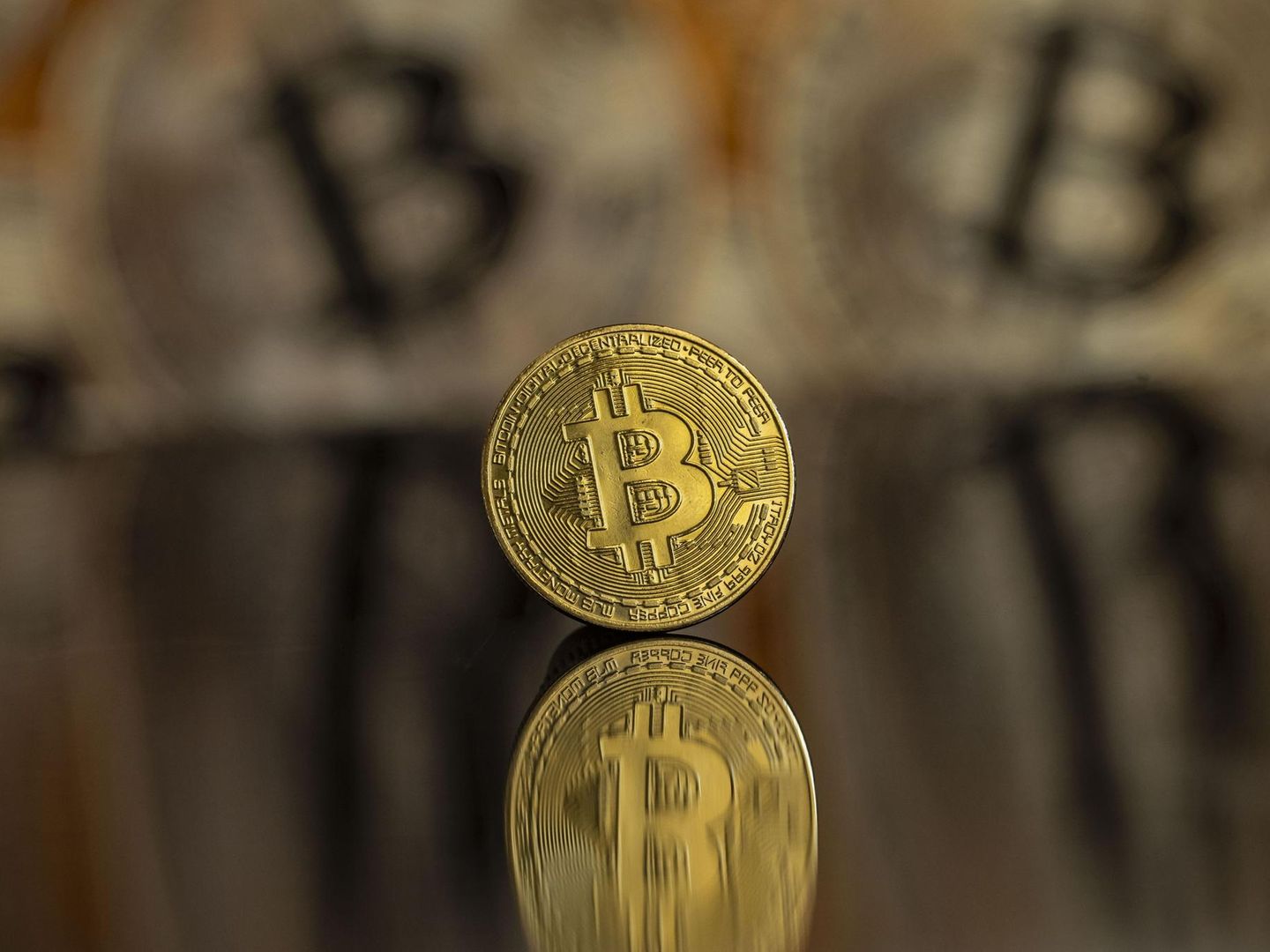 Bitcoin-Kurs kippt: Enttäuschung nach Trumps Krypto-Gipfel | STERN.de