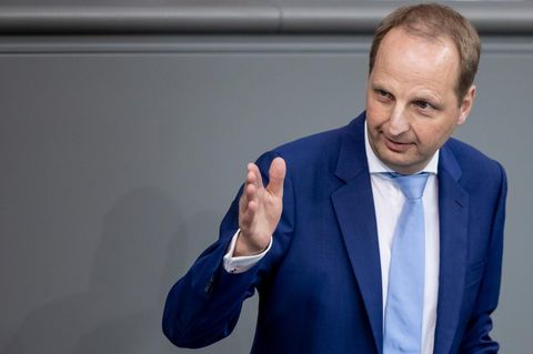Der CDU-Abgeordnete Thomas Heilmann hat Bedenken gegen das Schuldenpaket. Hier hält eine Rede im Bundestag