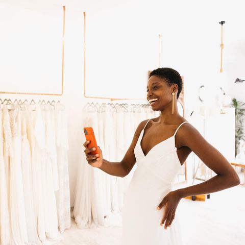 Schlichte Eleganz: Die Brautkleider-Trends 2025 liegen zwischen schlicht und opulent