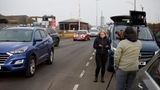 Ein TV-Team berichtet über den Zusammenstoß der "Stena Immaculate"