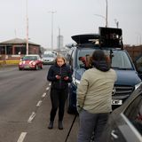 Ein TV-Team berichtet über den Zusammenstoß der "Stena Immaculate"