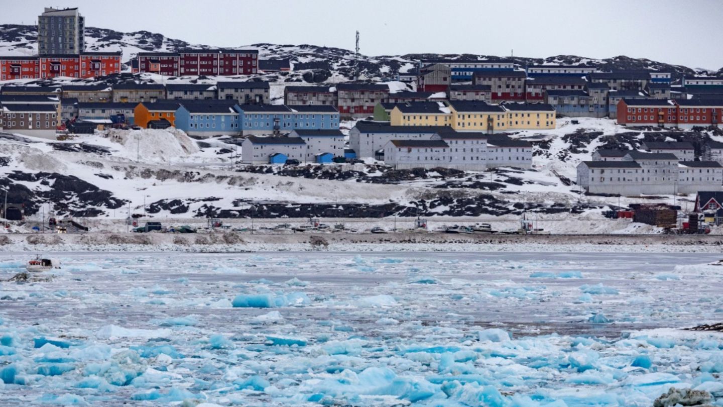 Grönlands Hauptstadt Nuuk am Vortag der Wahl