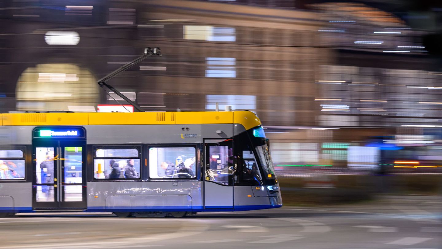 Nahverkehr in Großstädten: Studie: Ausbau von Bus und Bahn in Städten kommt kaum voran