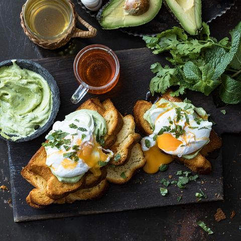 Ein Brot mit Ei angerichtet: Turkish Eggs