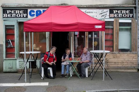 Französische Dorfkneipe