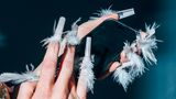 Ikkimel im Song "Keta und Krawall": "French Nails, gut rasiert und 'ne sexy Stimme" 