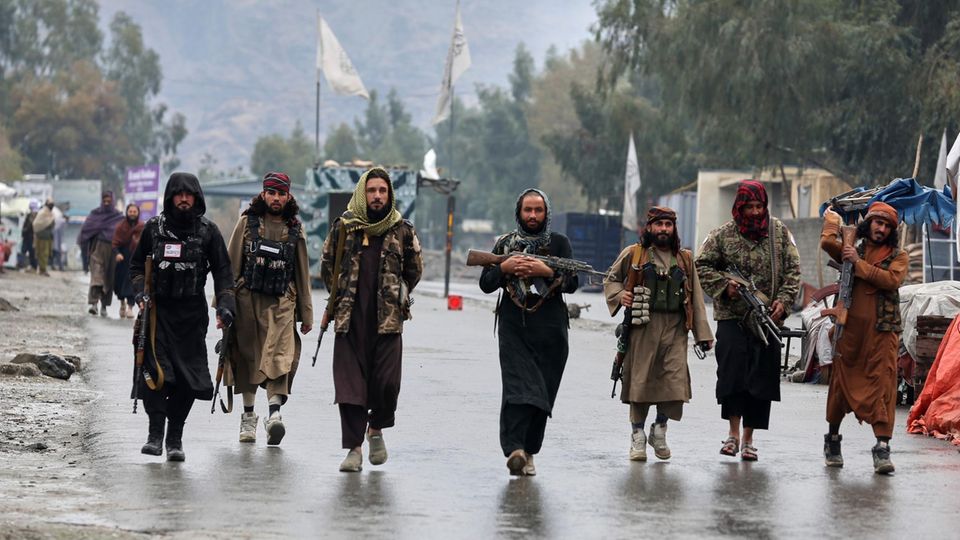 RTL-Reporterteam spürt abgeschobene Straftäter in Afghanistan auf (Video)