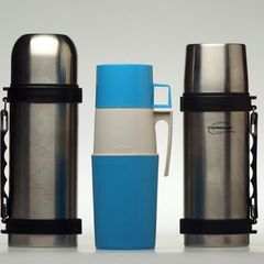 Verschiedene Thermoskannen unterschiedlicher Hersteller