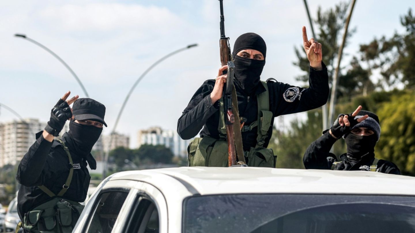 Sicherheitskräfte der syrischen Übergangsregierung in Latakia, 9. März
