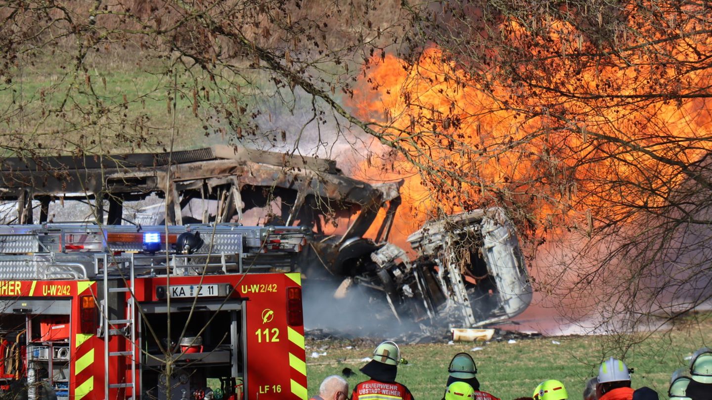 br-nde-inferno-an-bahn-bergang-t-dlicher-unfall-mit-tanklaster